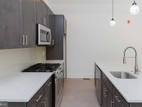 5th image of 1628 W Thompson St #1