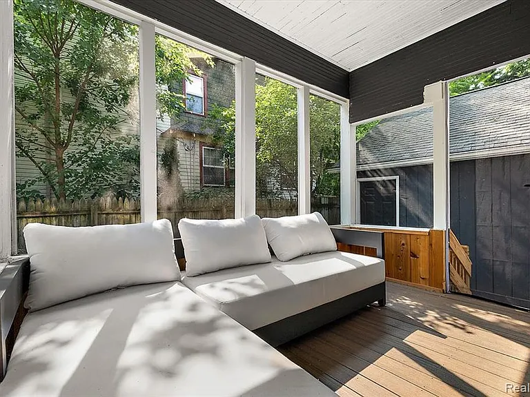 529 Hawthorn Ave — Photo 19