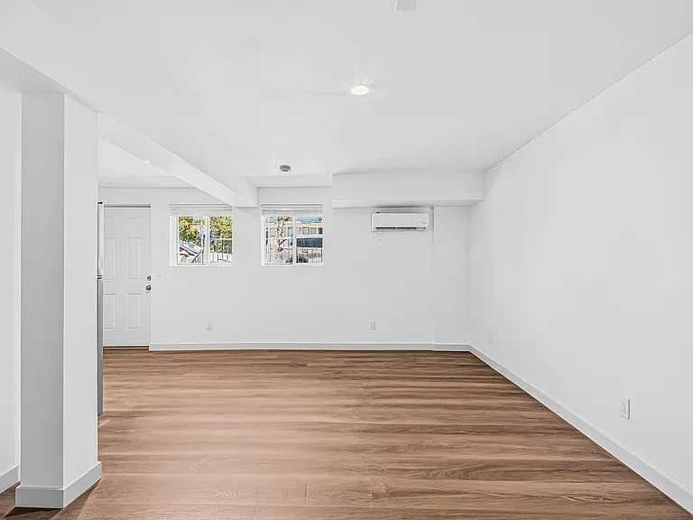 1121 Daisy Avenue — Photo 25