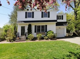 93 Greenway Rd, Glen Rock, NJ 07452