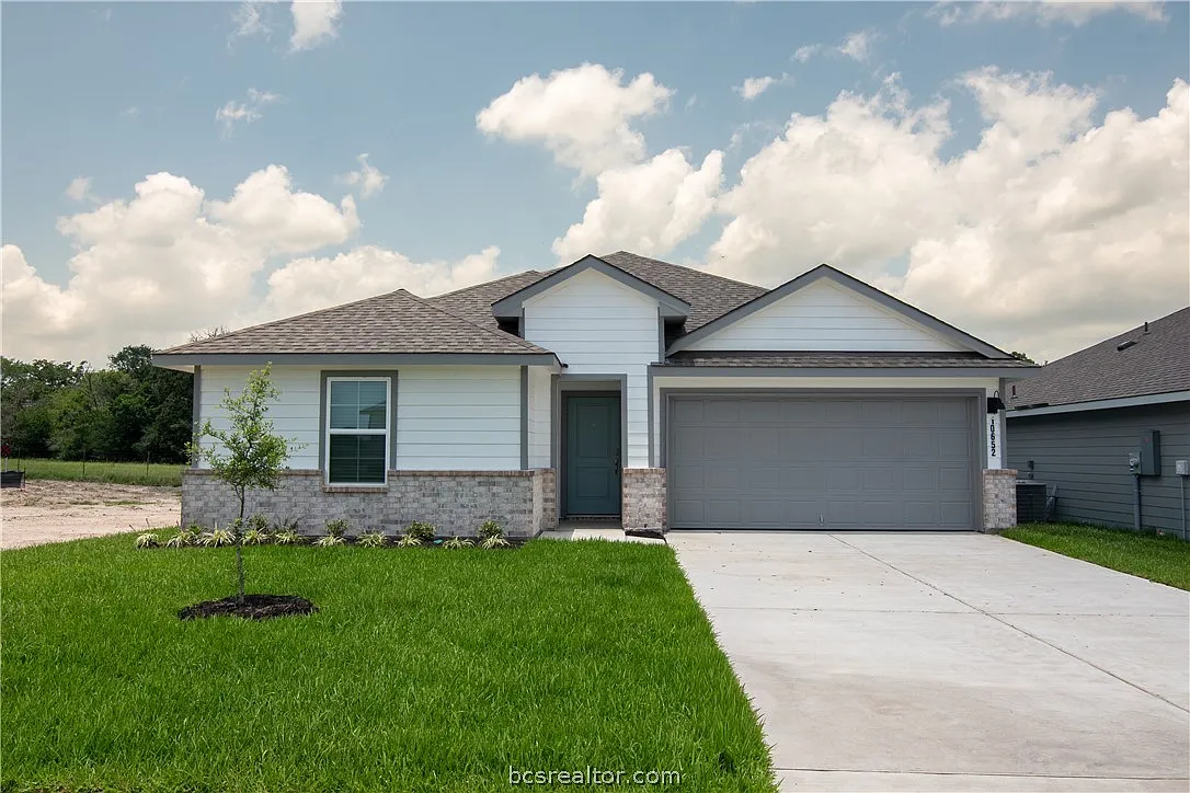 4 bed, 1665 sqft, $2,050 — Photo 1
