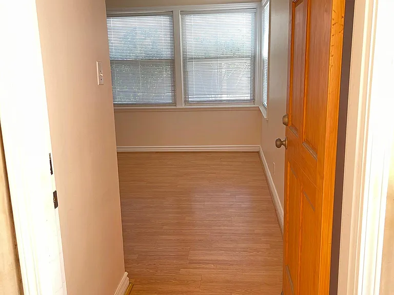 1752 N Alexandria Ave #3 — Photo 4