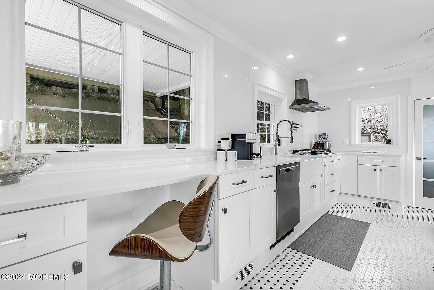 5 bed, 2616 sqft, $17,500 — Photo 4
