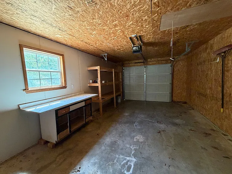 14615 Hobby Dr — Photo 21