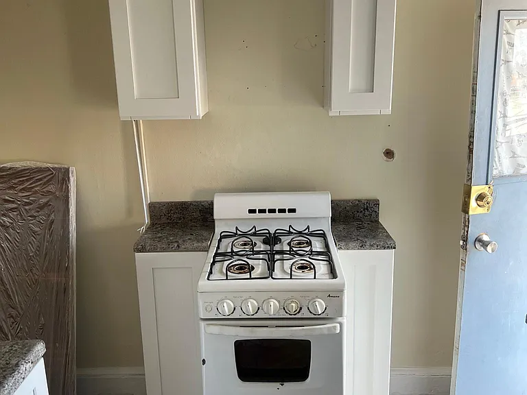 514 N Queen St #4 — Photo 5