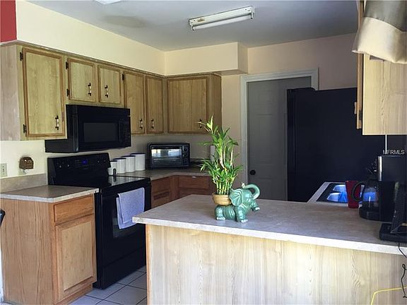 4th image of 924 Salerno Ct