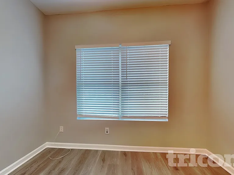 418 Daffodil Dr — Photo 4