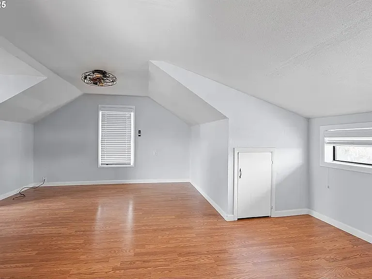 1021 Deal St — Photo 21