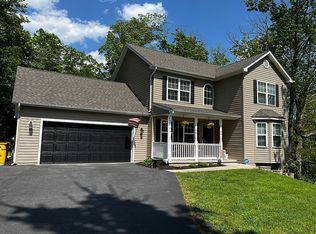 385 Paragon Dr, Bunker Hill, WV 25413