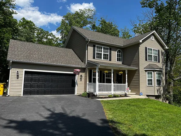 385 Paragon Dr, Bunker Hill, WV 25413