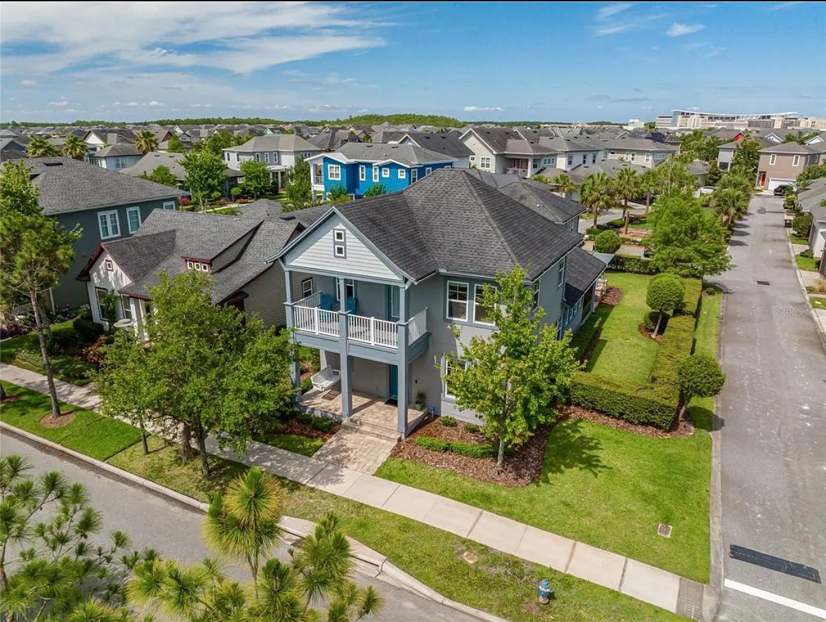 5 bed, 3.5 bath, 2859 sqft, $4,500 — Photo 2