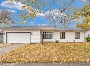 1910 Rugby Rd, Champaign, IL 61821