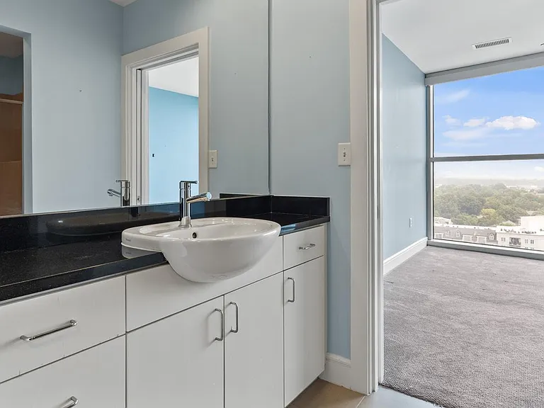 333 W Trade St #1401 — Photo 19