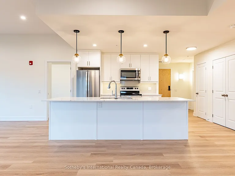 121 Mary St #411 — Photo 9