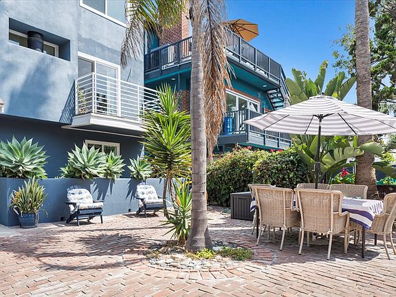 Front yard off of the walk street