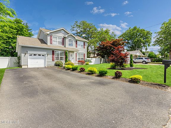 3rd image of 1417 2nd Avenue