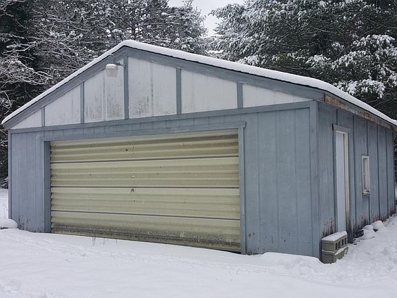 3rd image of 1044 Moffatt Trl