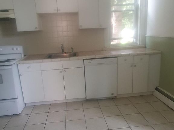 3rd image of 6 Market St #3