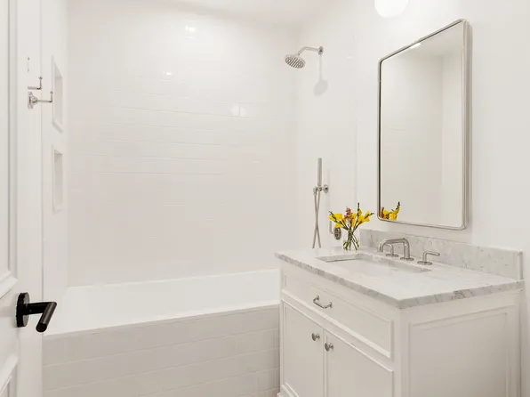 524 Halsey Street image 11 of 16