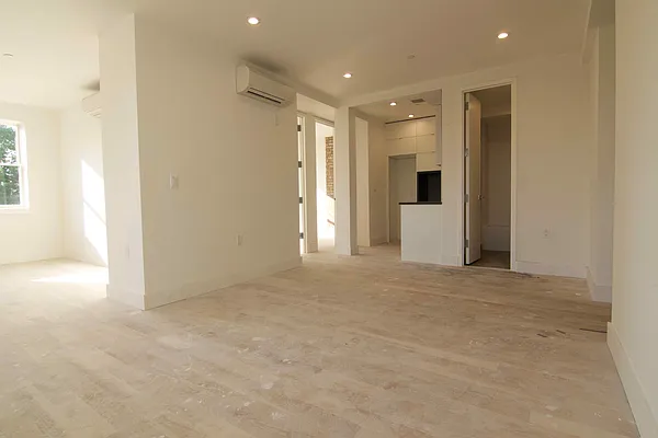 Rented by Nooklyn NYC LLC | media 12