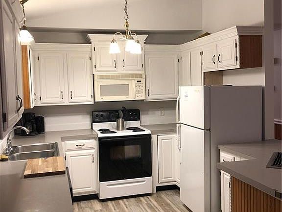 2nd image of 31 Independence Ln