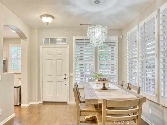 3rd image of 2 Evergreen Rd