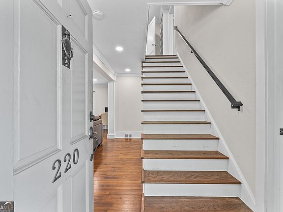 4th image of 220 Plum Nelly Rd