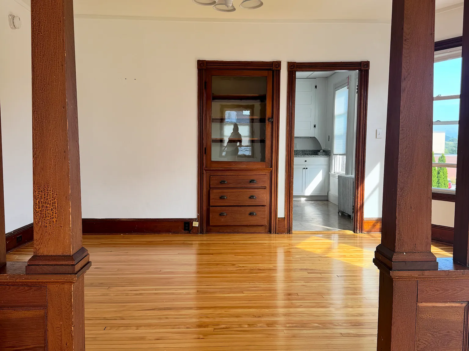 2 bed, 1276 sqft, $2,400 — Photo 2