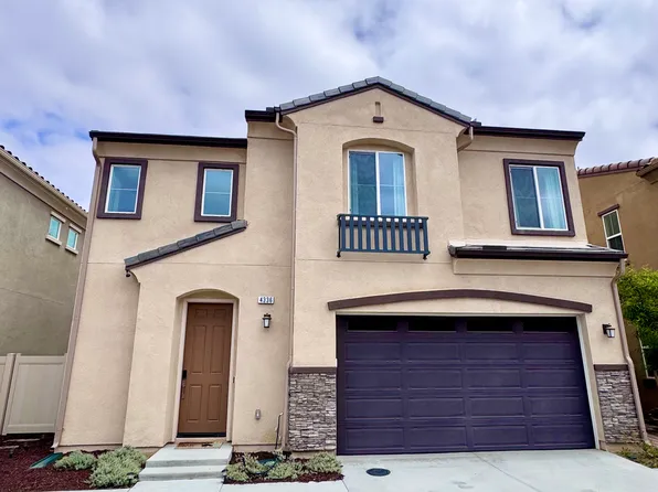 4336 Cadence Way, Oceanside, CA 92057