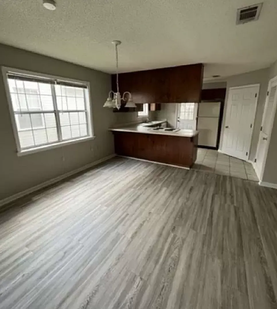 Modern Comforts and Convenience: Your Ideal Haven at 251 Blue Pool Dr — Photo 2