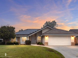 10016 Tuscarora Dr, Bakersfield, CA 93312