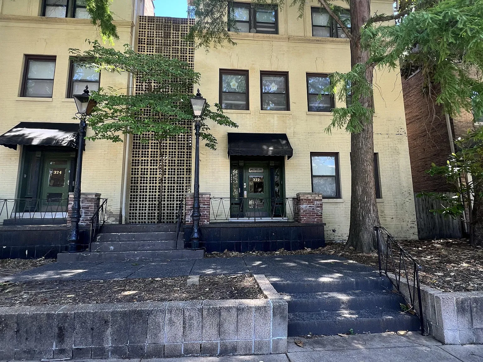 1G: 322-324 Newstead Ave - 322-3E — Photo 1