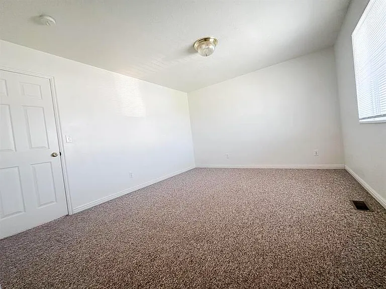 525 W 350 N #5 — Photo 7