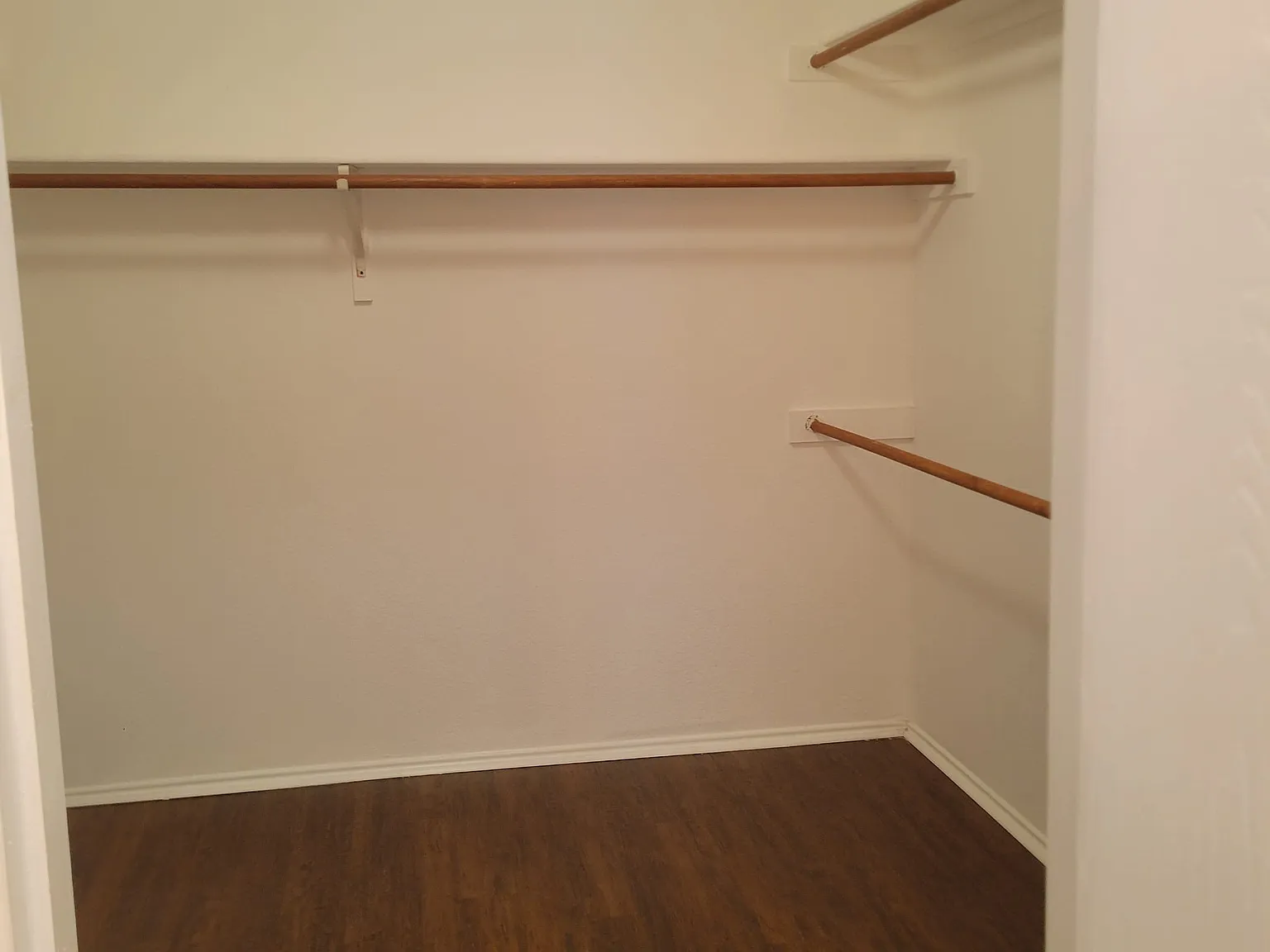 3 bed, 1375 sqft, $2,200 — Photo 2