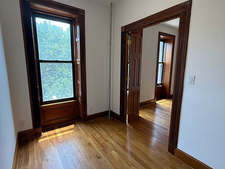 19 Herkimer St #5 — Photo 5