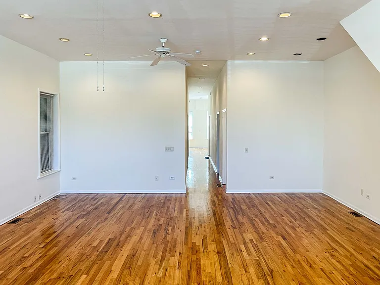 2454 N Southport Ave — Photo 6