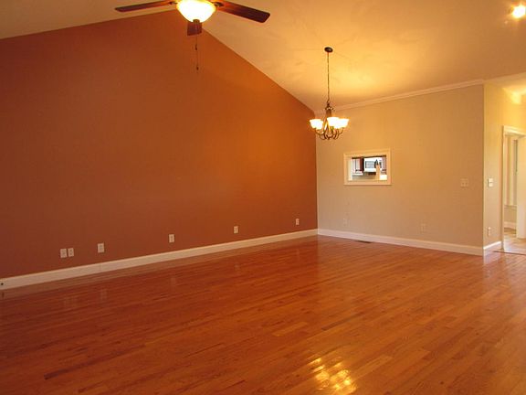 4th image of 42 Saddlebrooke Ln