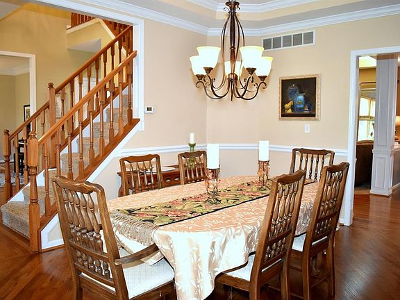 5th image of 675 Bostwick Ct