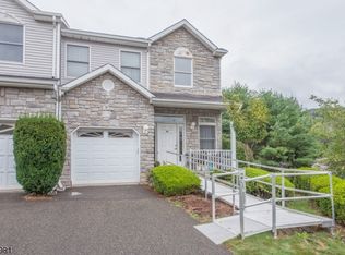41 Springhill Dr, Morris Plains, NJ 07950