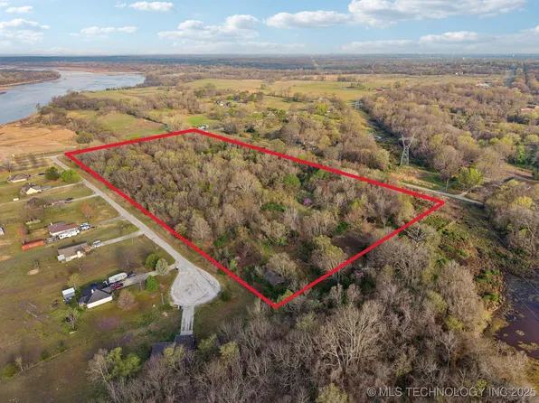 171st St, Wagoner, OK 74467