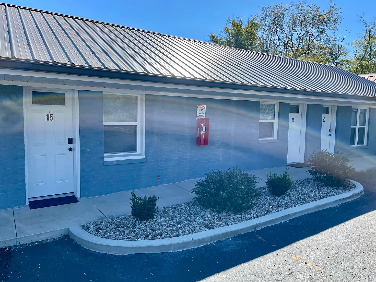 1250 S Dixie St — Photo 3