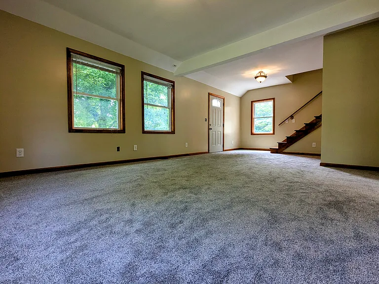 923 Orchard Park Rd — Photo 9