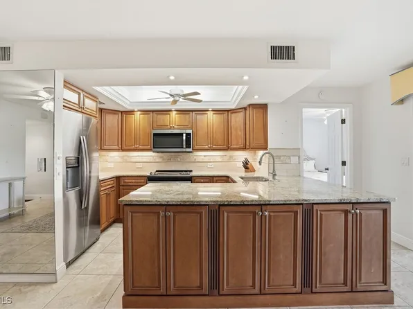 5845 Trailwinds Dr APT 515, Fort Myers, FL 33907