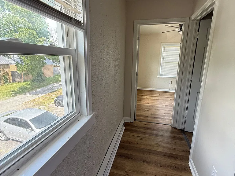 261 Niagara Ave — Photo 14