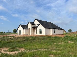 106 Esther Ct, Millsap, TX 76066