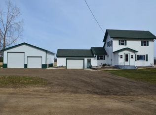 9498 Round Lake Rd, Vermontville, MI 49096