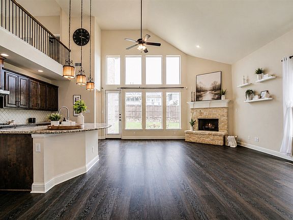 5th image of 709 Auburn Ct