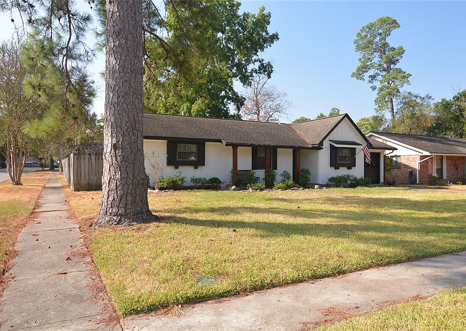 1st image of 224 Pine Hill Dr