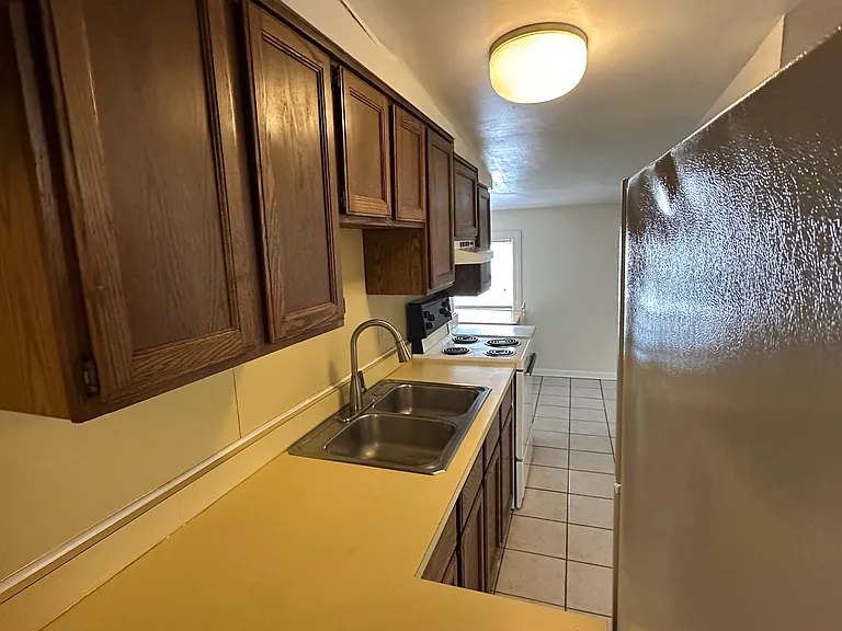 8 W Hollister St #3 — Photo 3