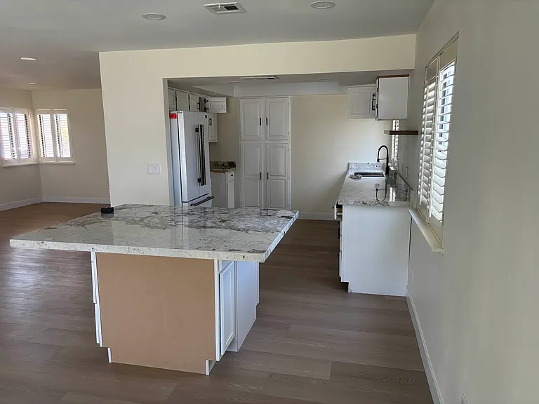1335 Bobrich Cir — Photo 4